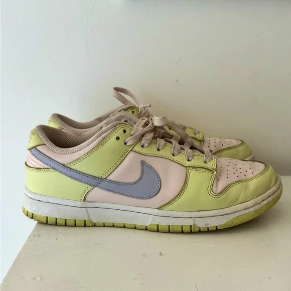 Nike Dunks Women Size 9 - Picture 3 of 4